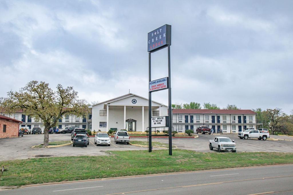 Salt Creek Lodge Graham Exterior photo